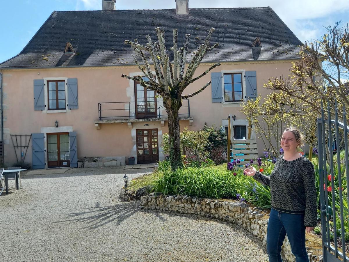 Au Pays De Jacquou : Chambre D'Hotes Et Table D'Hotes Fossemagne Exterior photo