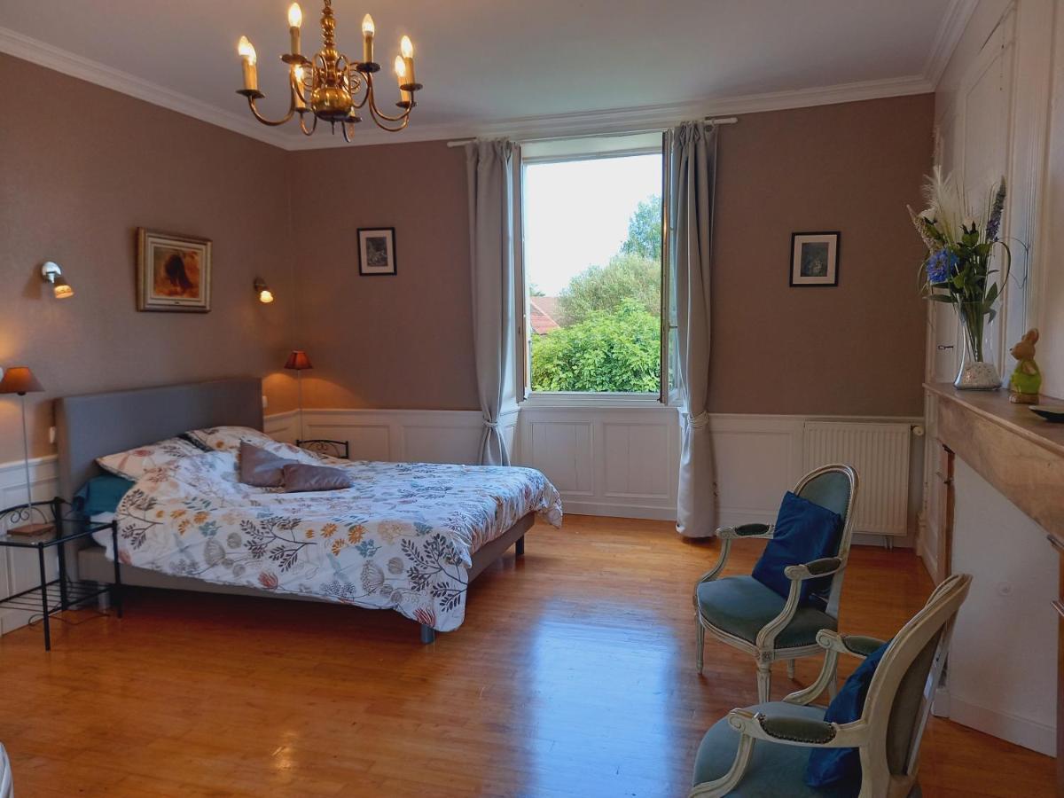 Au Pays De Jacquou : Chambre D'Hotes Et Table D'Hotes Fossemagne Exterior photo